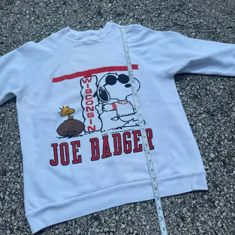 Vintage 1970s Artex Peanuts Wisconsin Joe Badger Snoopy Sweatshirt
